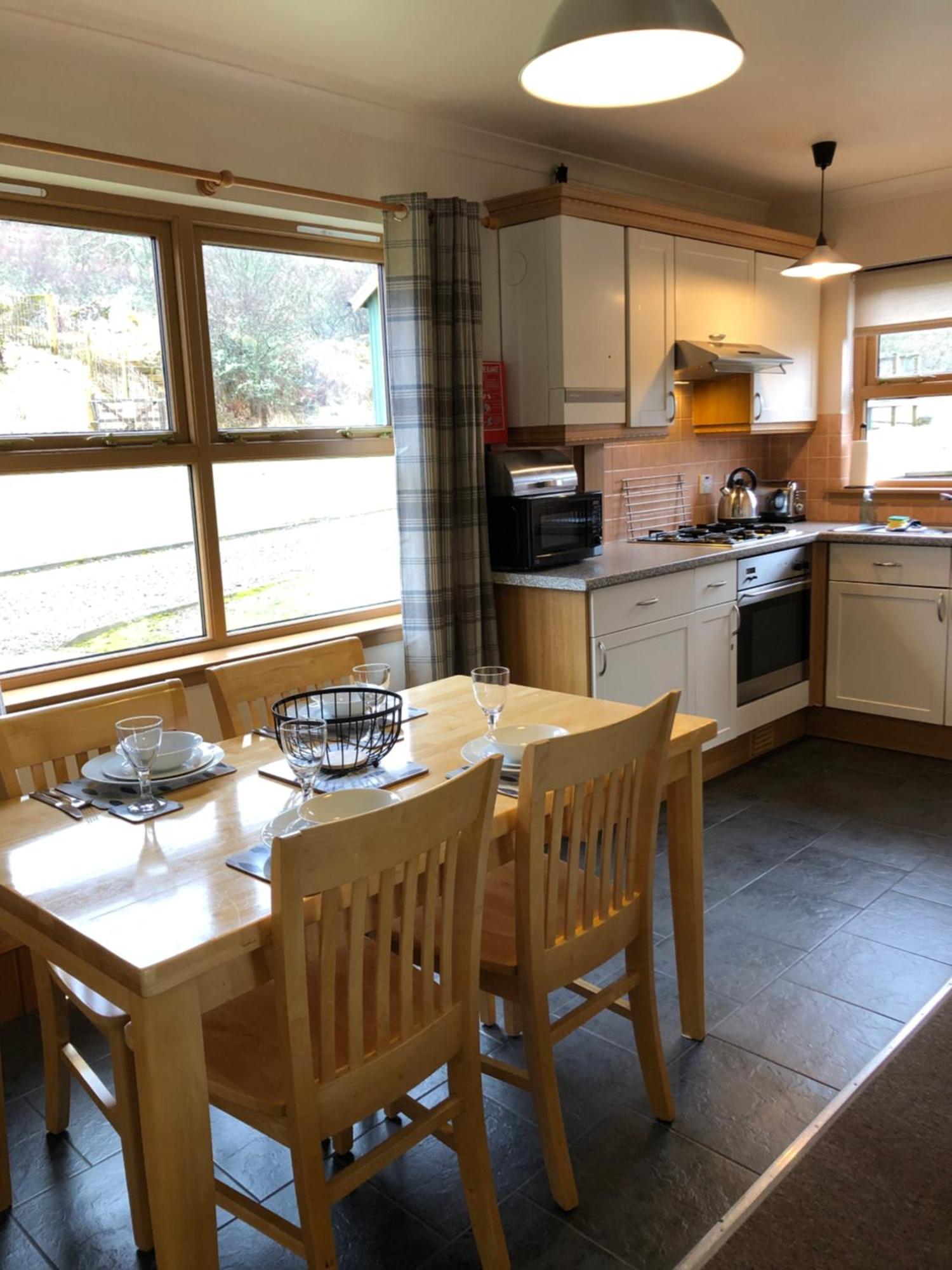 אברפלדי Bracken Lodges, Loch Tay, Linnie Lodge מראה חיצוני תמונה
